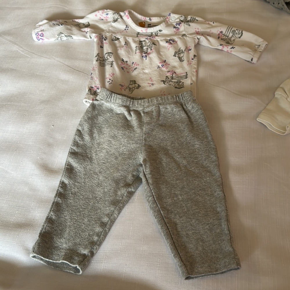 💕🥰💕 BUNDLE CARTERS CAT & JACK & CARHARTT BABY GIRL SETS 6 MONTH - Picture 7 of 8